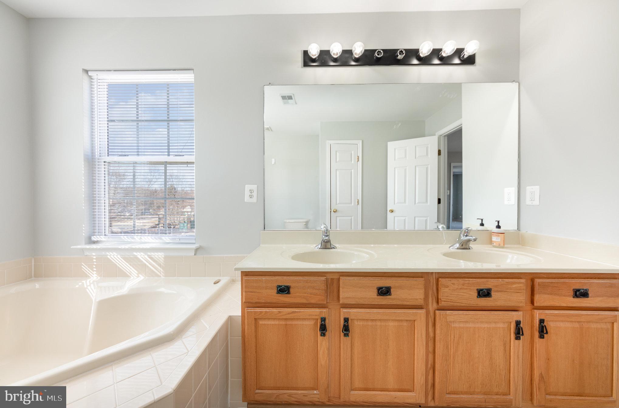 STRATFORD PLACE - Residential