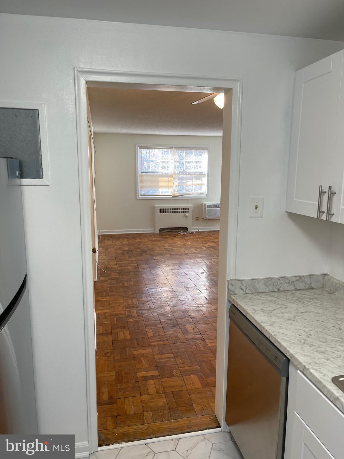 ARLINGTON OAKS - Residential Lease