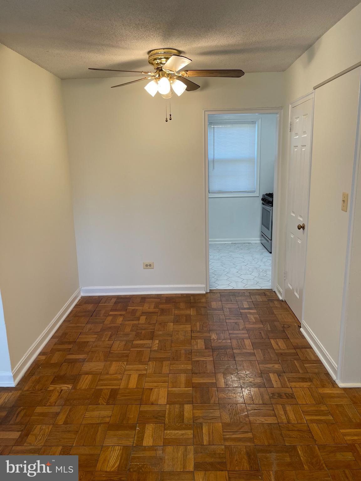 ARLINGTON OAKS - Residential Lease