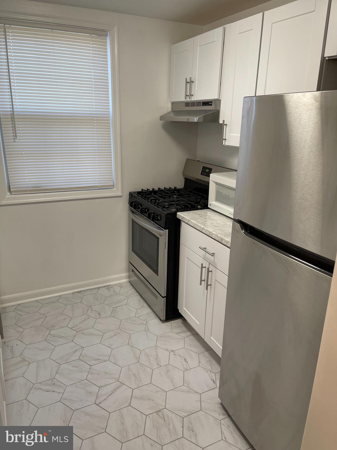 ARLINGTON OAKS - Residential Lease