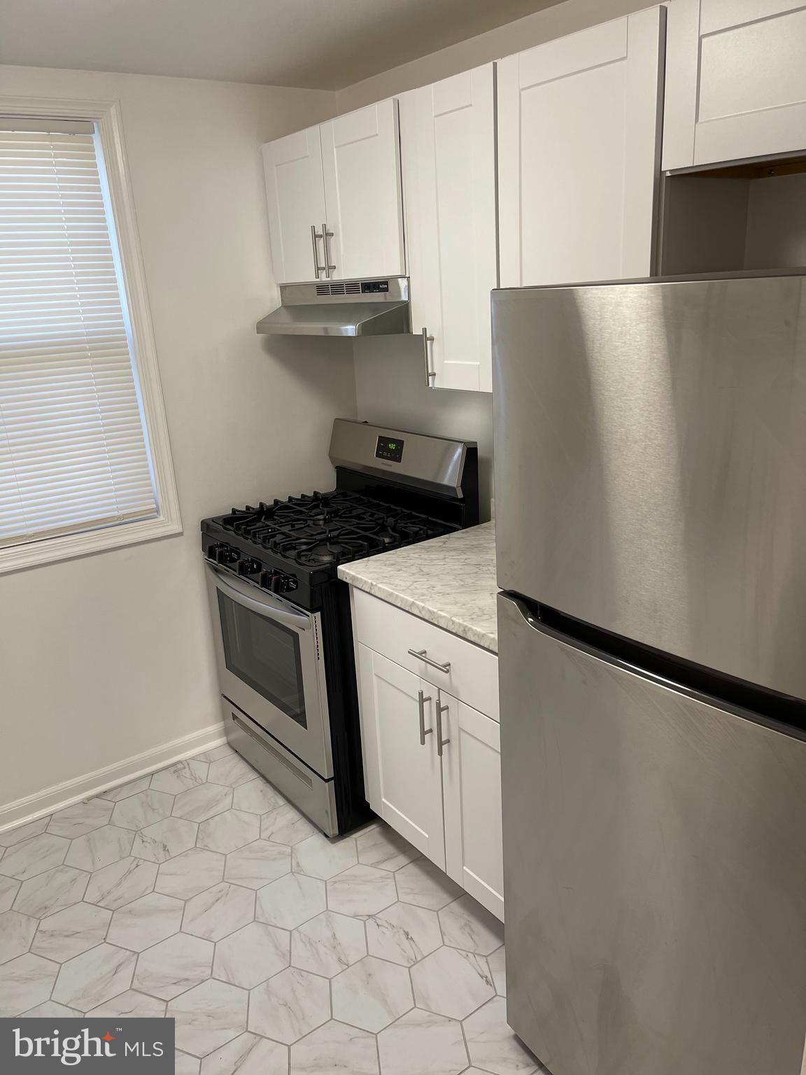 ARLINGTON OAKS - Residential Lease