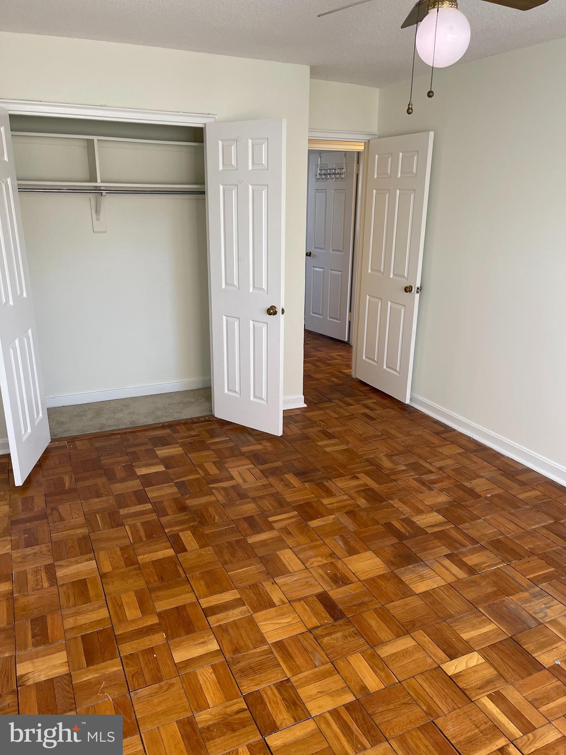 ARLINGTON OAKS - Residential Lease