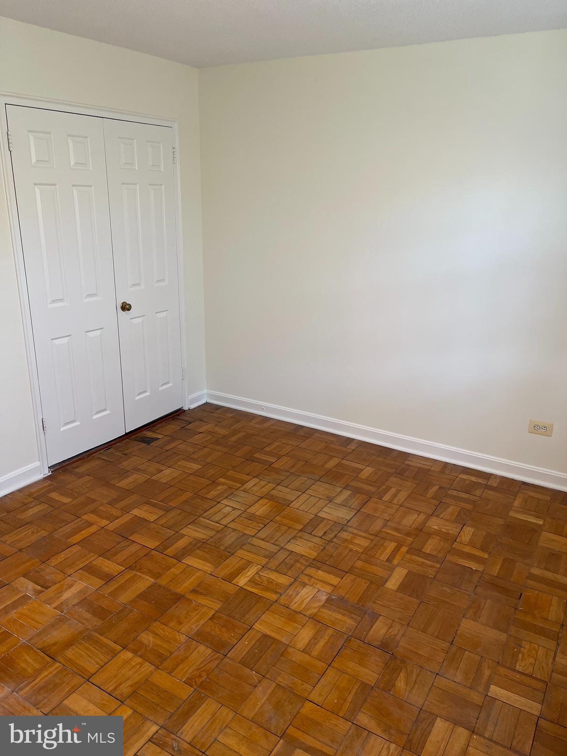 ARLINGTON OAKS - Residential Lease