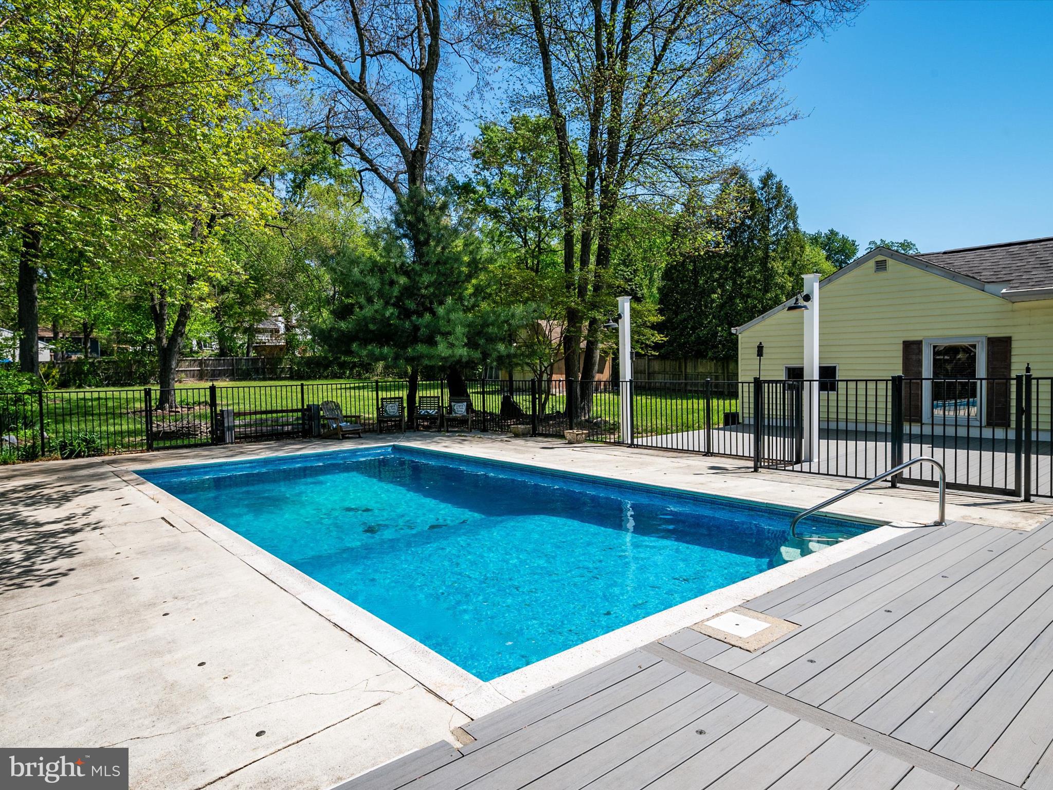 CHELSEA BEACH - Residential