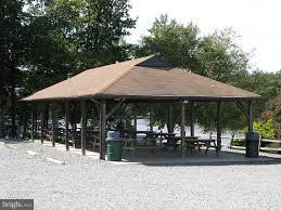 LAKE LAND - Residential Lease