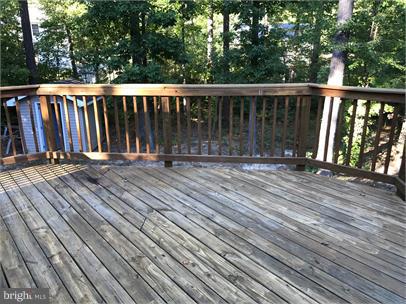 LAKE LAND - Residential Lease