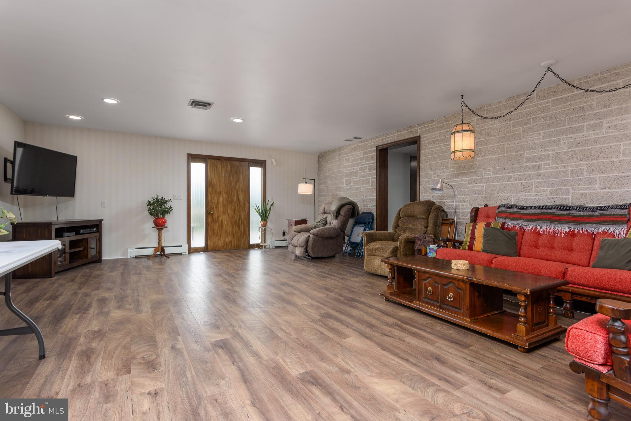 CHAMBERS HILL - Residential