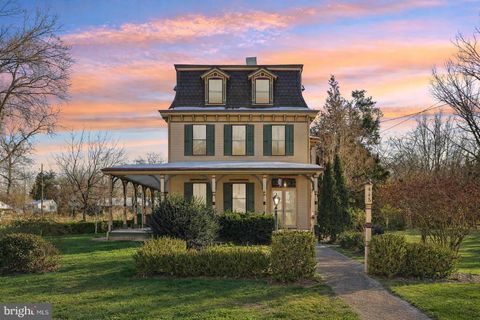 Homes For Sale - 448 Summer Avenue<br/> EDGEWATER PARK, NJ 08010