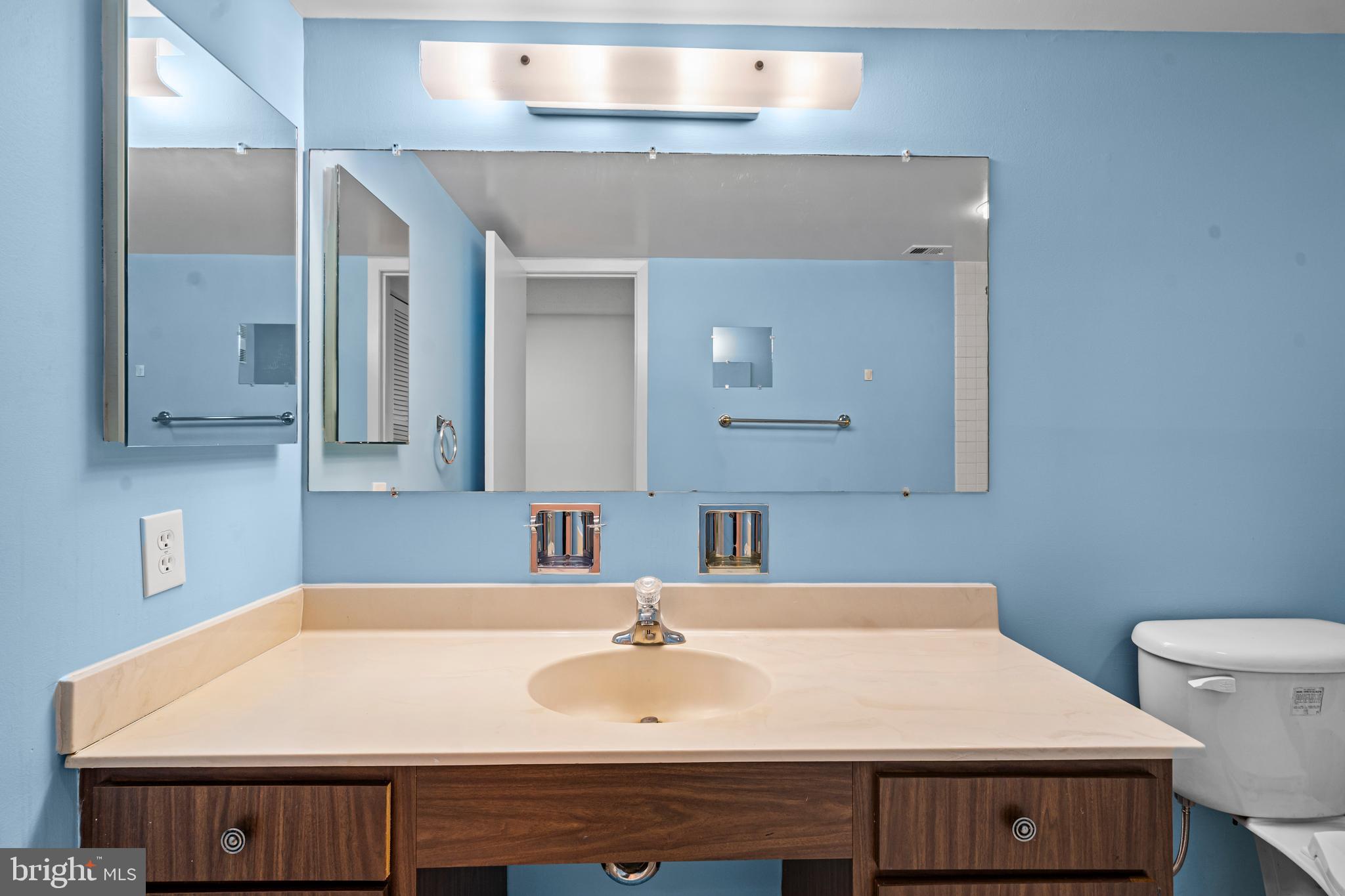 SKYLINE HOUSE - Residential