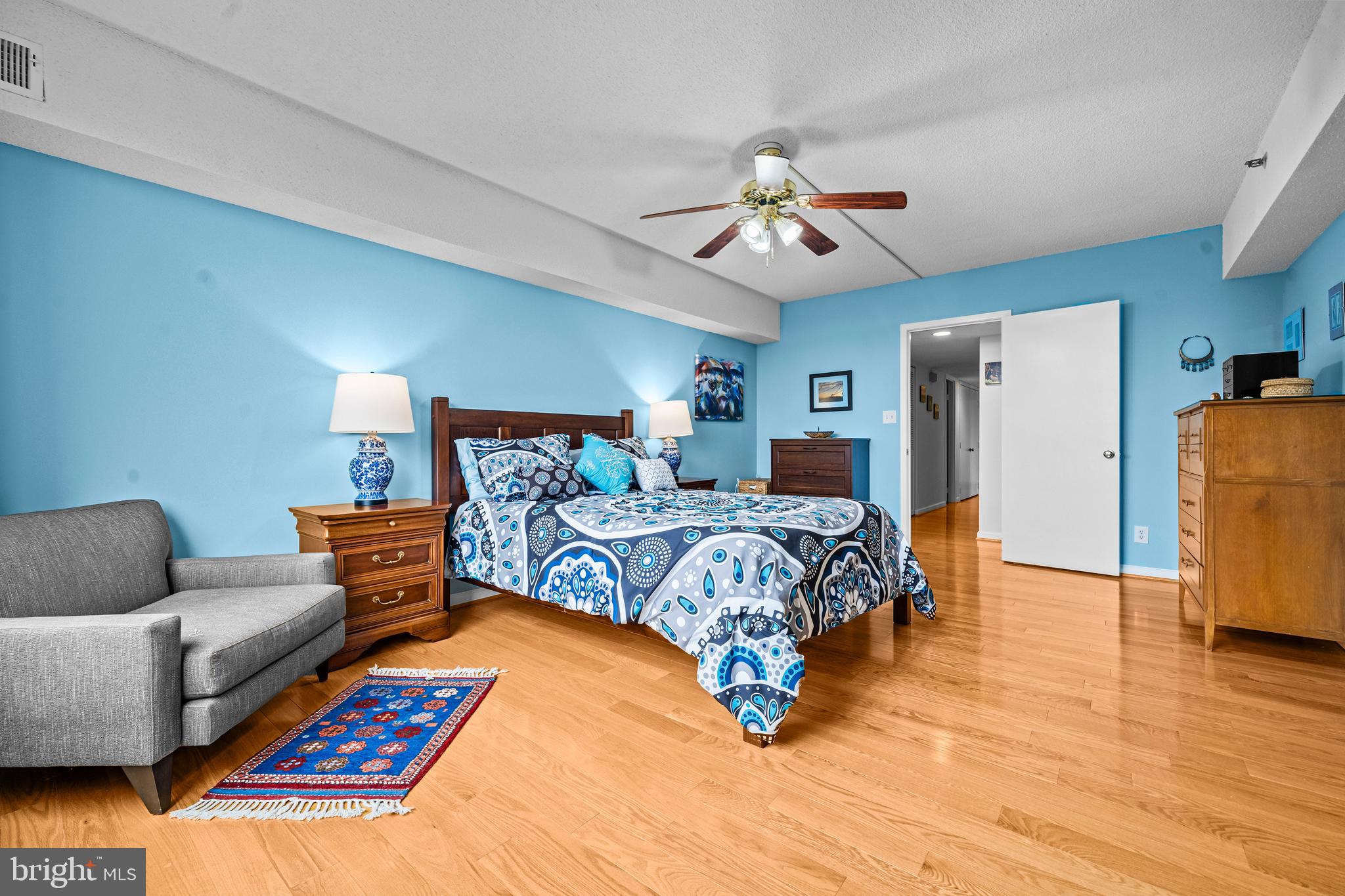 SKYLINE HOUSE - Residential