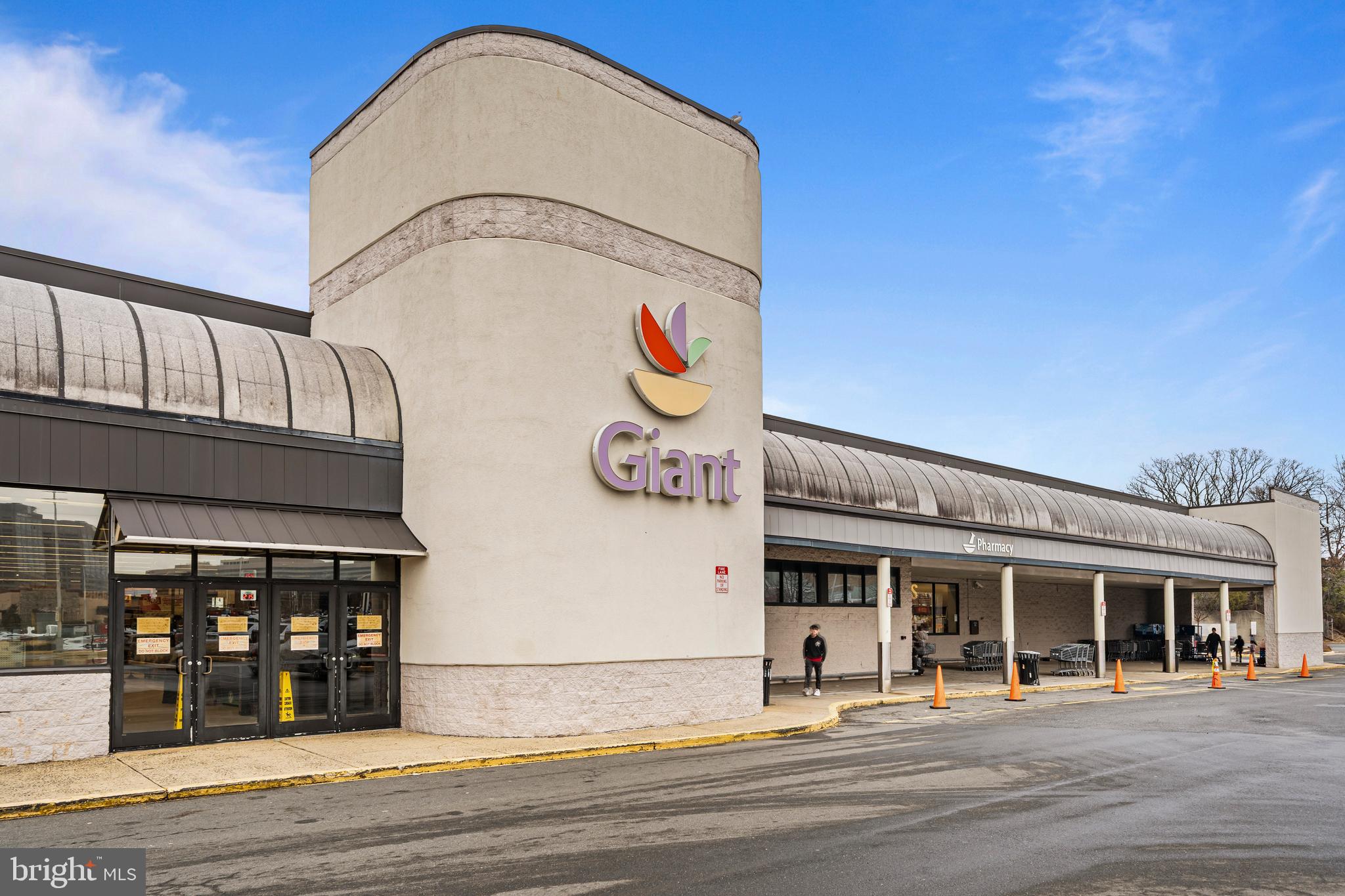 SKYLINE HOUSE - Residential