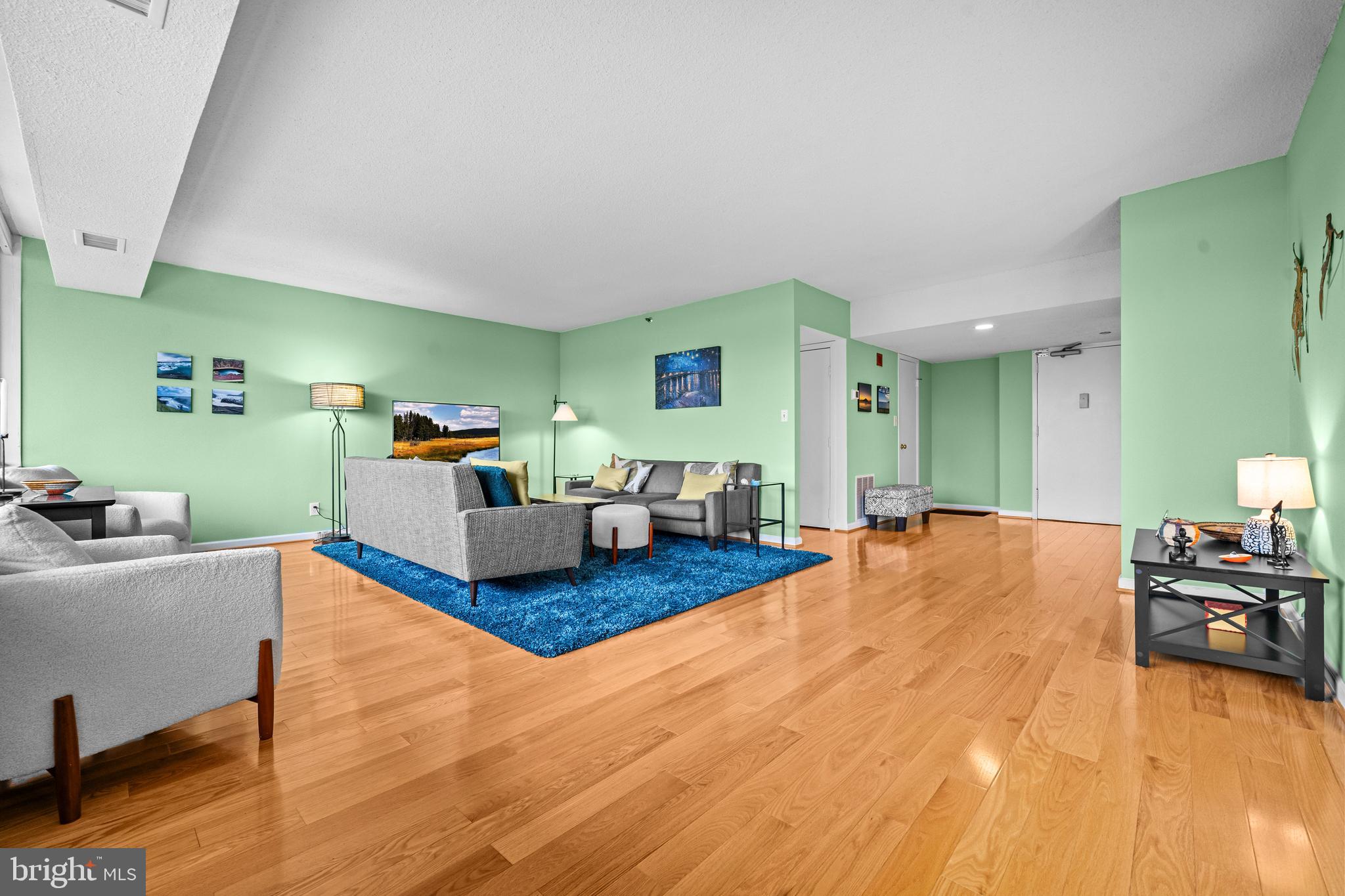 SKYLINE HOUSE - Residential