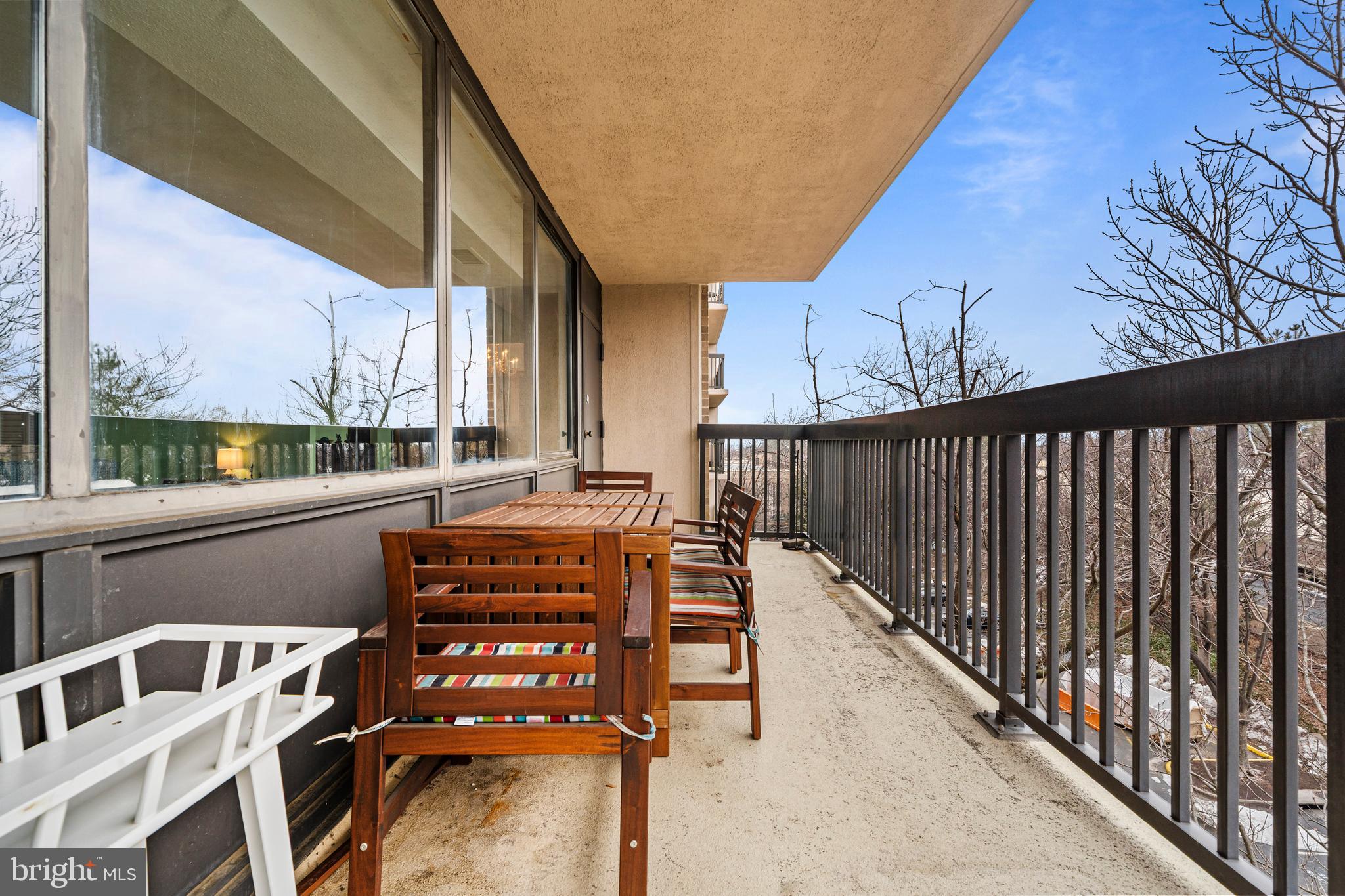 SKYLINE HOUSE - Residential