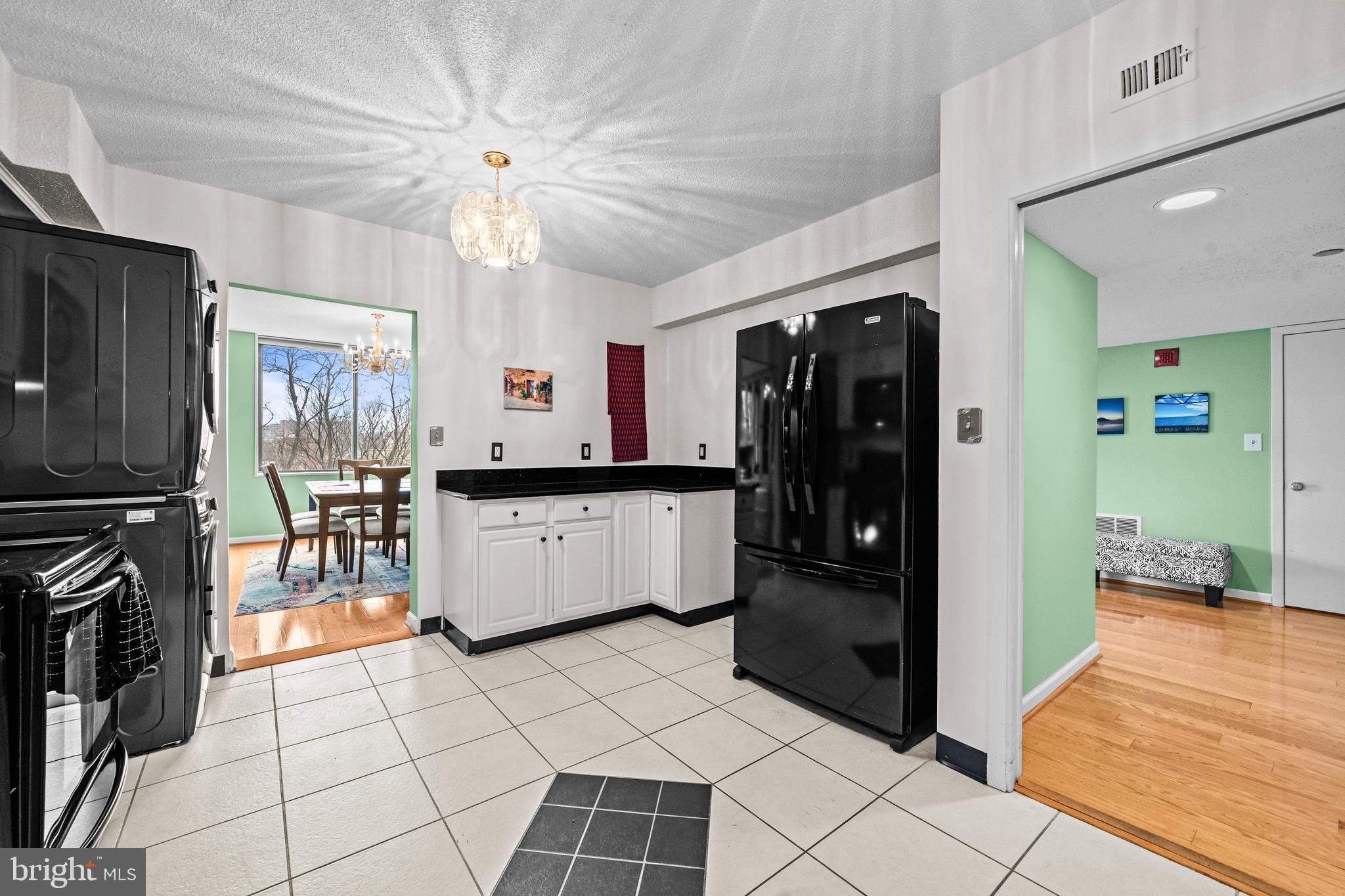 SKYLINE HOUSE - Residential