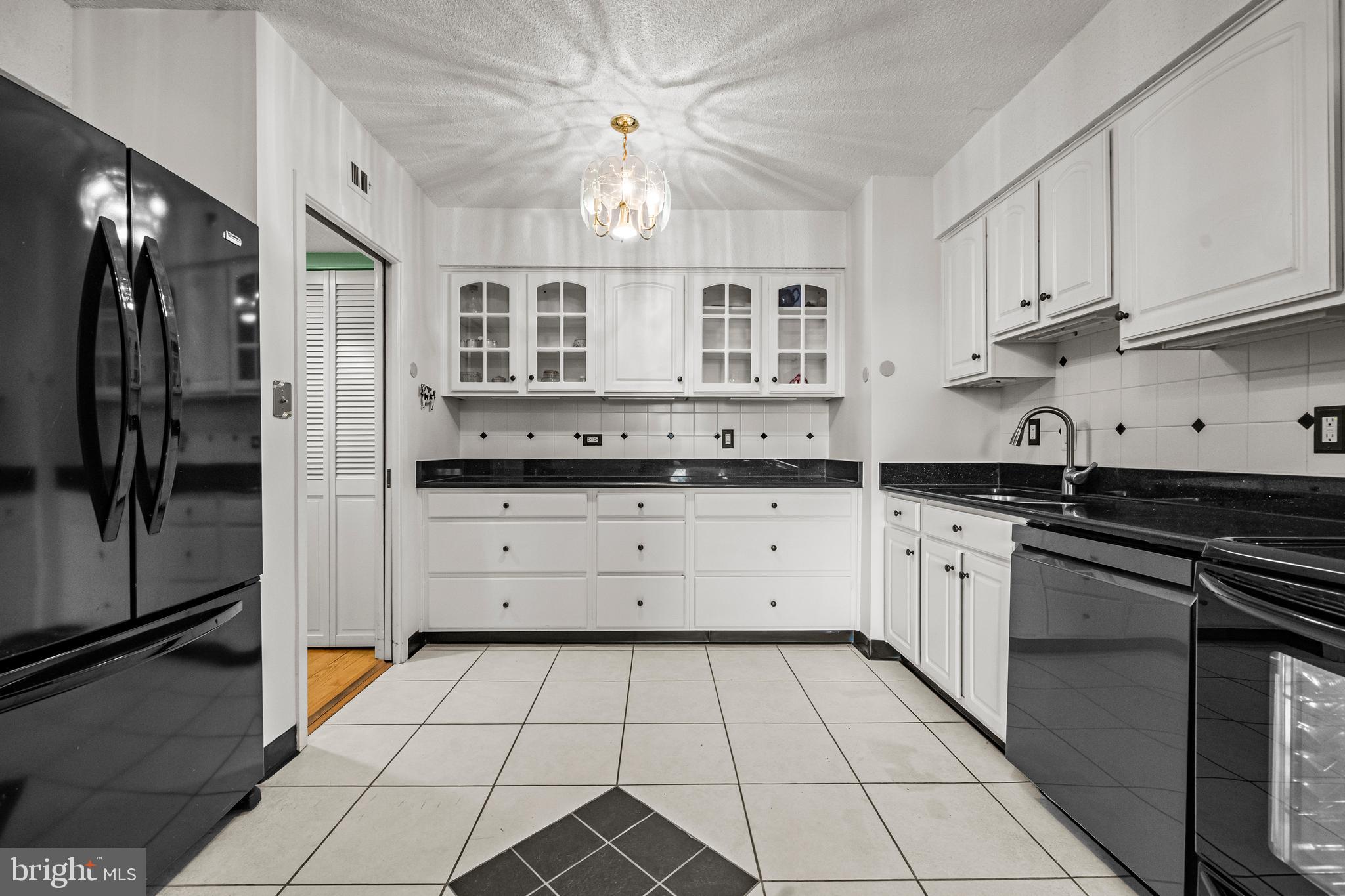 SKYLINE HOUSE - Residential