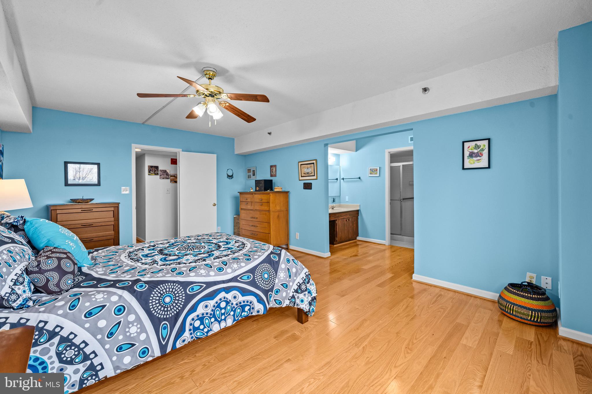 SKYLINE HOUSE - Residential