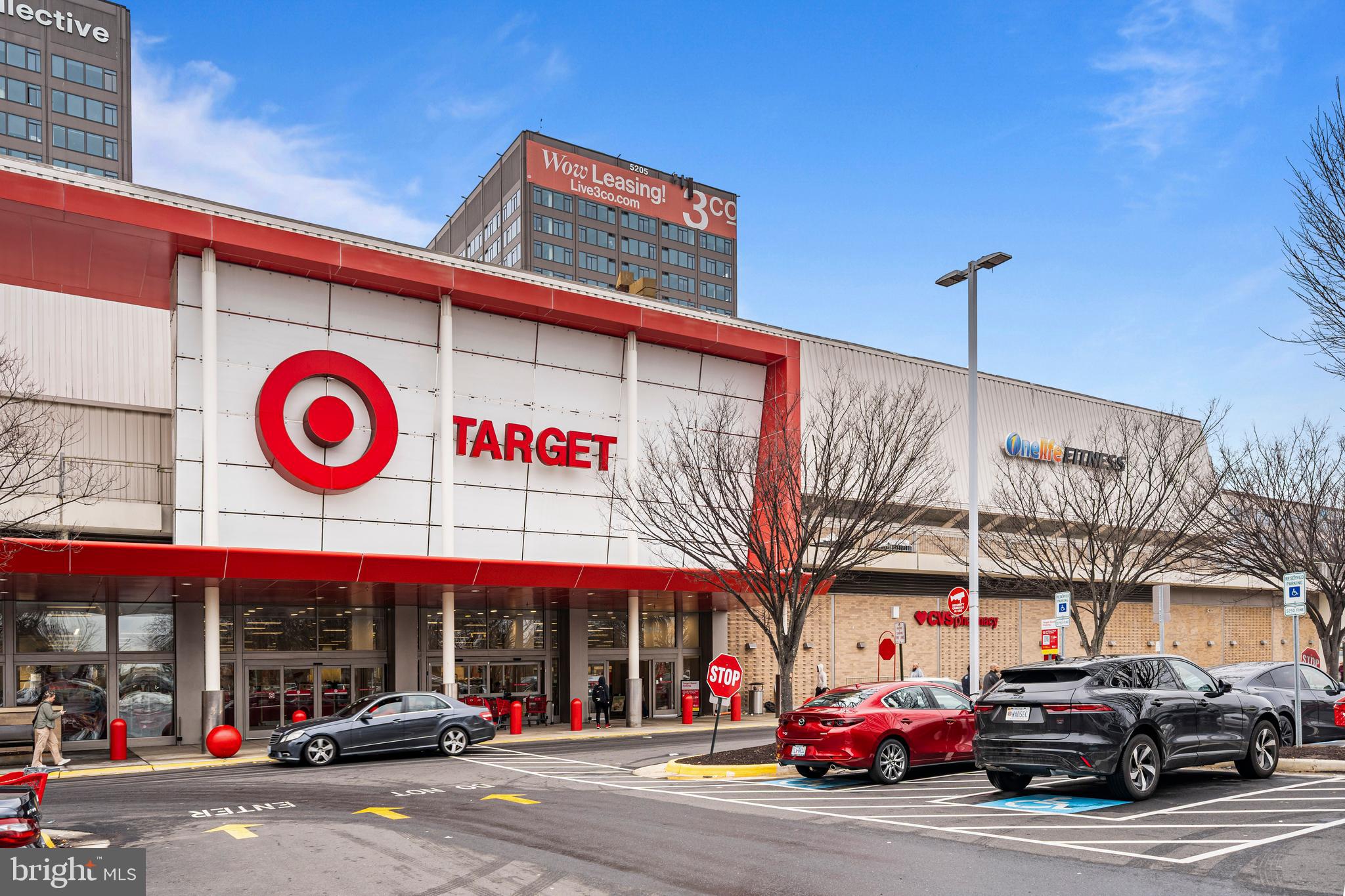 SKYLINE HOUSE - Residential