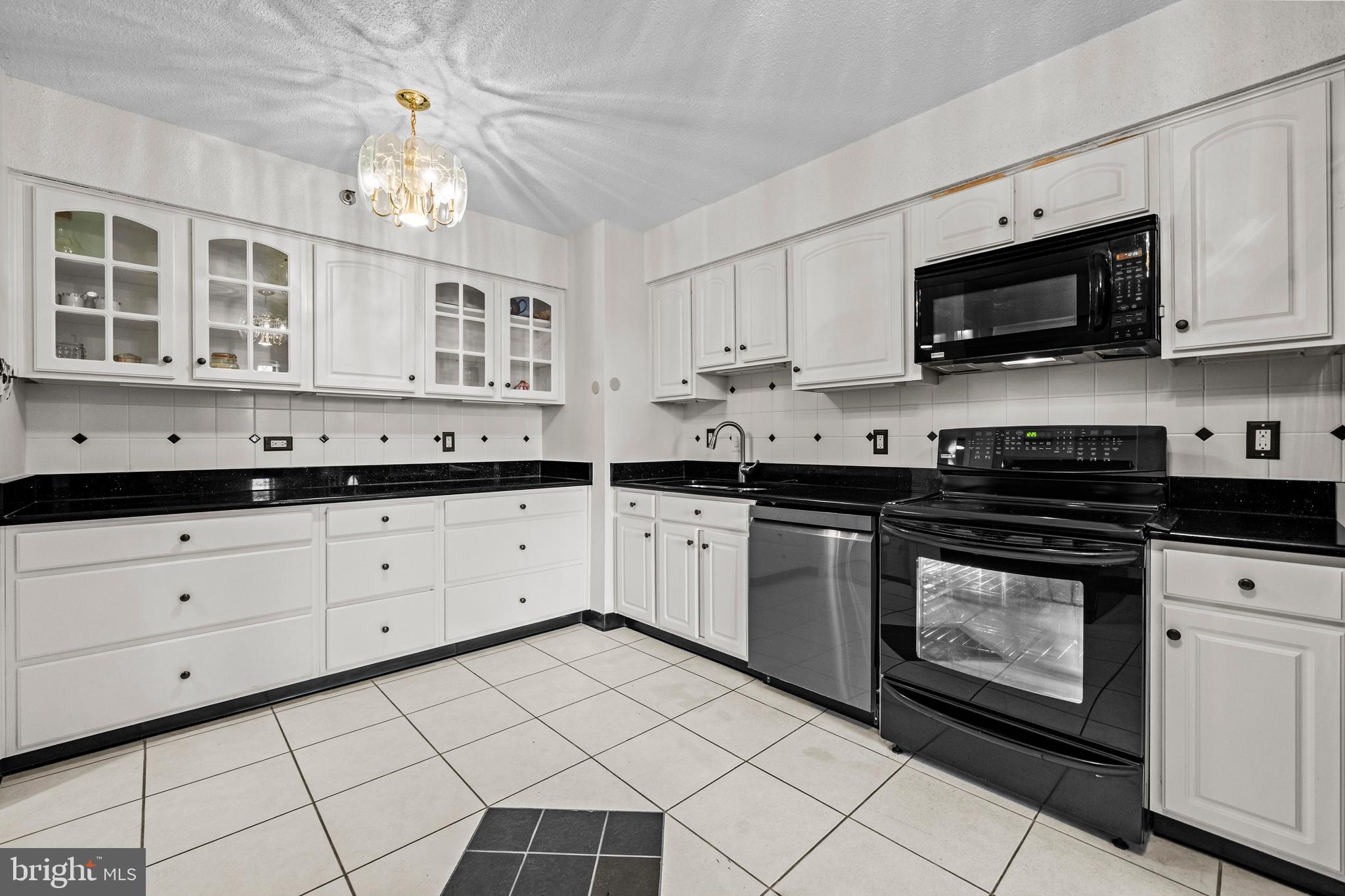 SKYLINE HOUSE - Residential