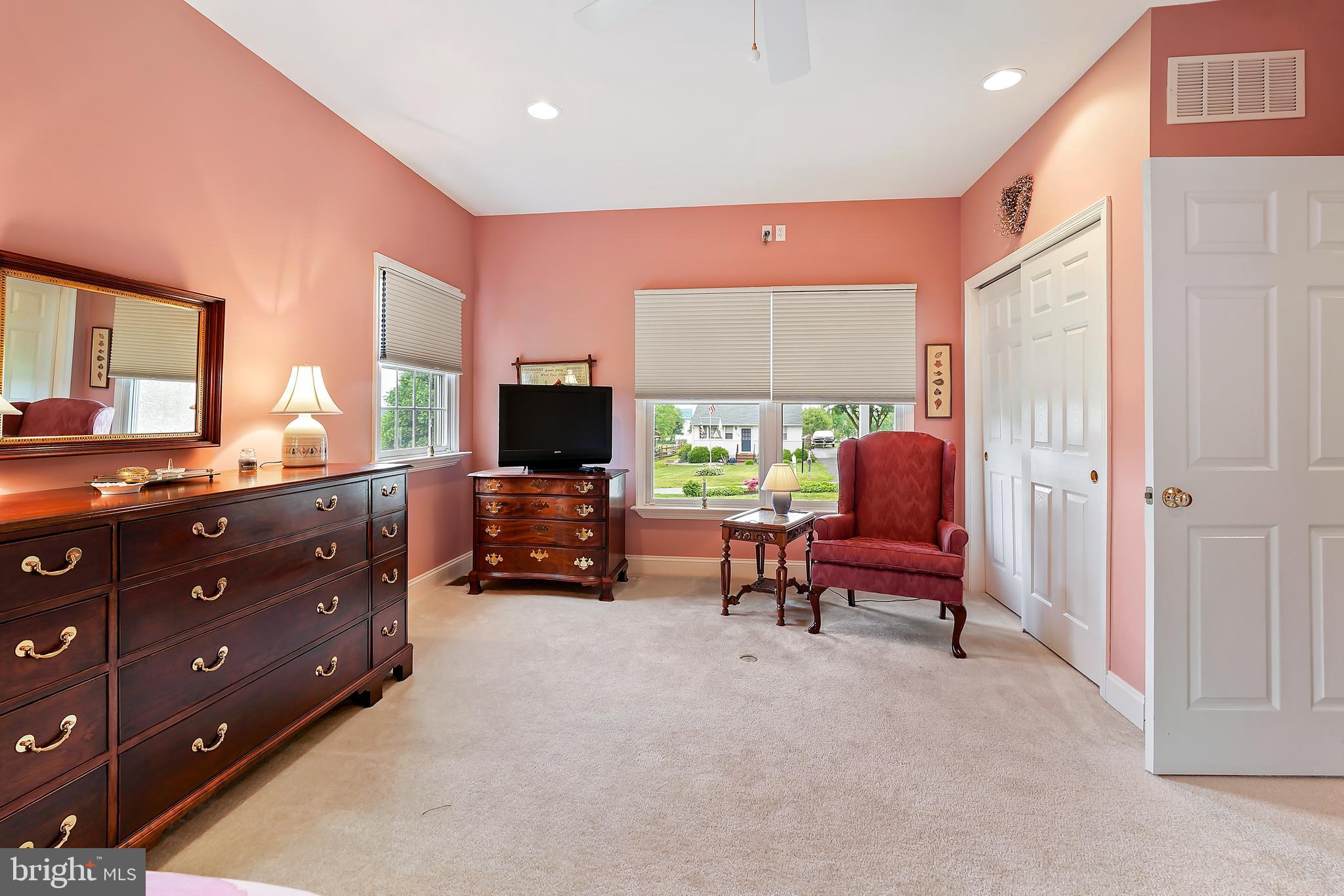 WEST VIEW SHORES - Residential