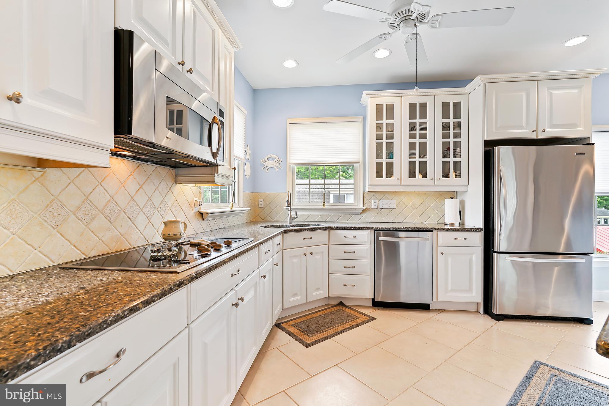 WEST VIEW SHORES - Residential