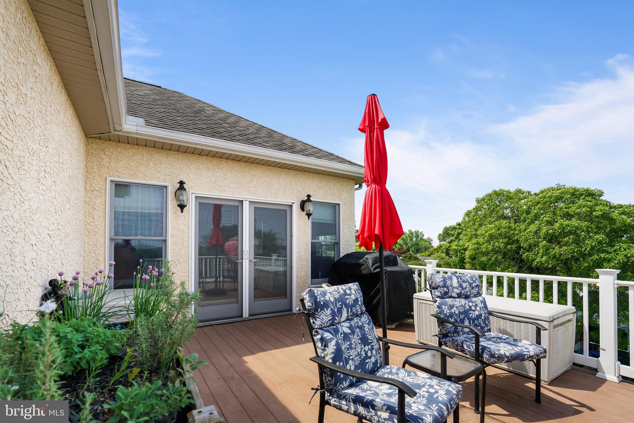 WEST VIEW SHORES - Residential