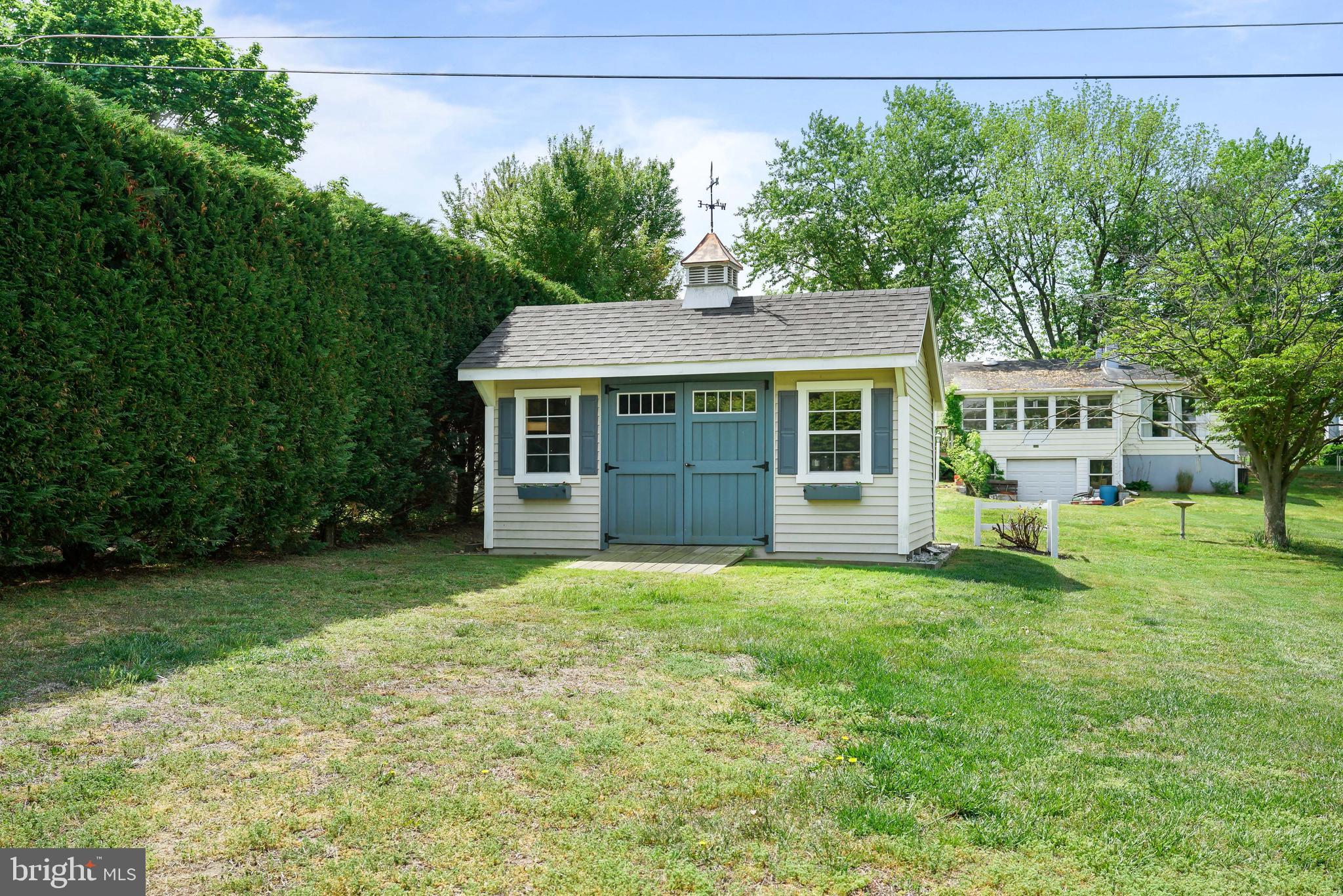 WEST VIEW SHORES - Residential