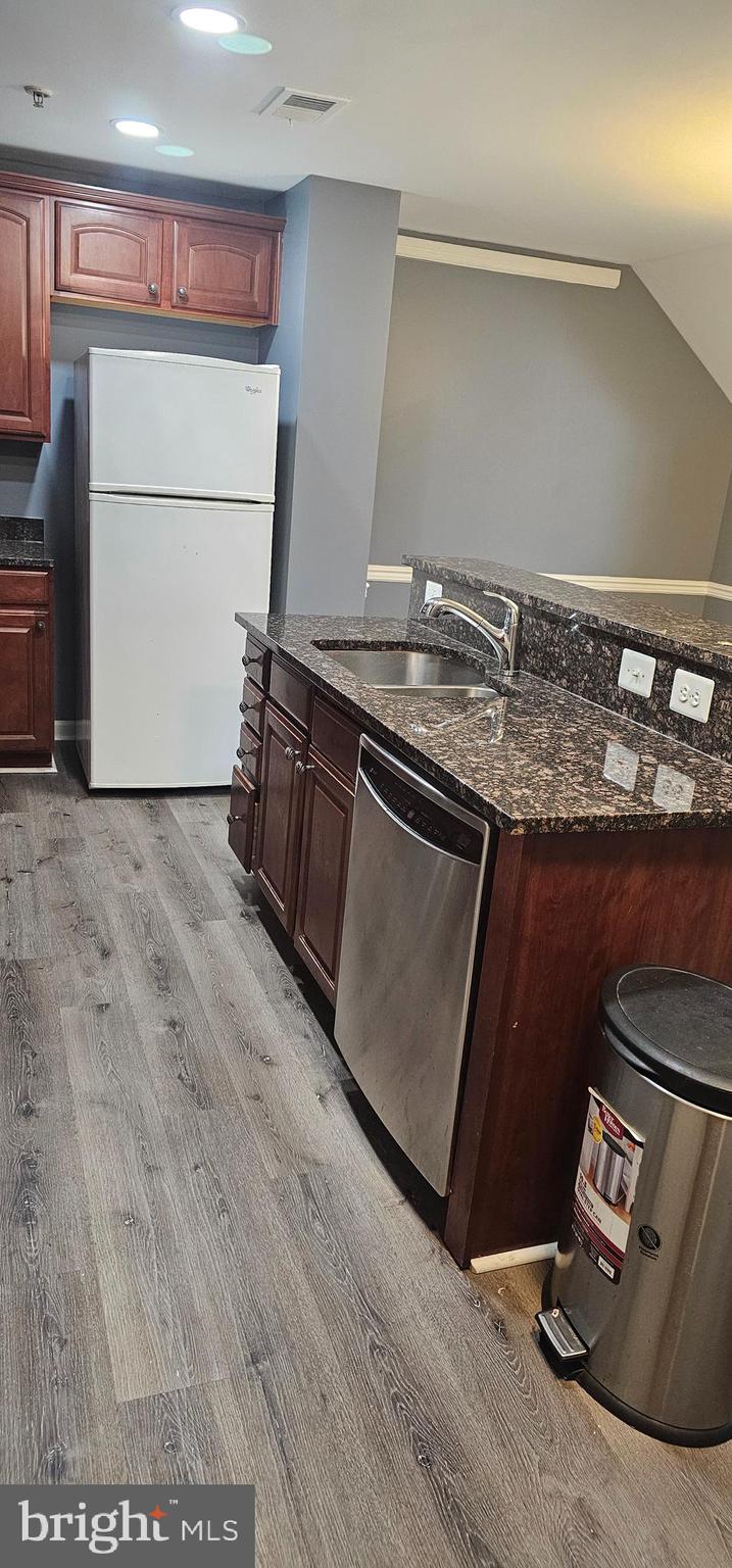 WATKINS PARK - Residential Lease