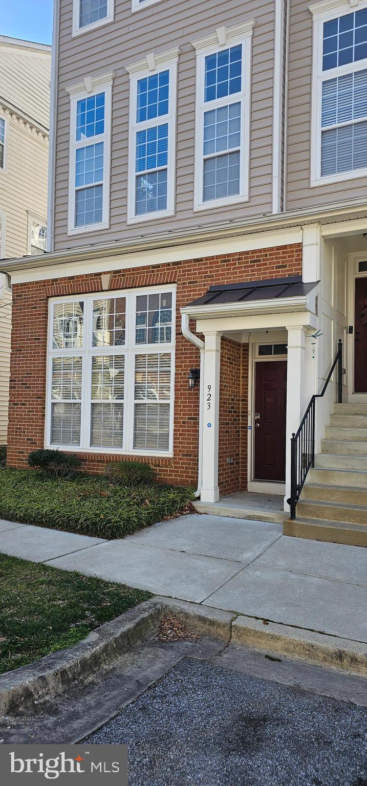 WATKINS PARK - Residential Lease