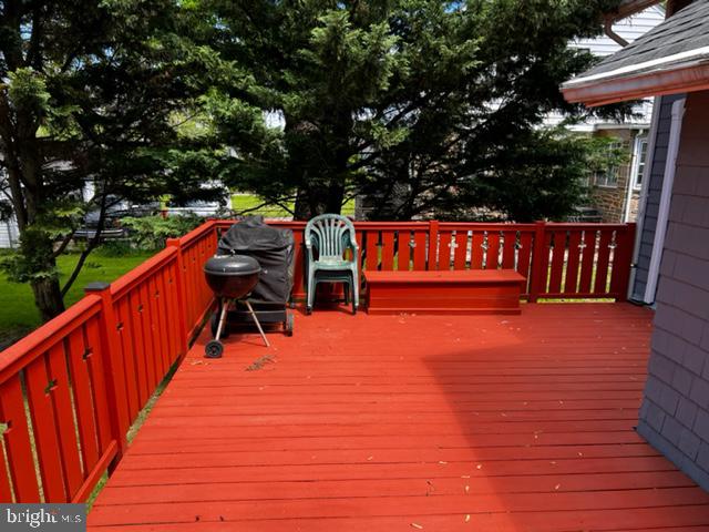 WINDSOR  MILL - Residential