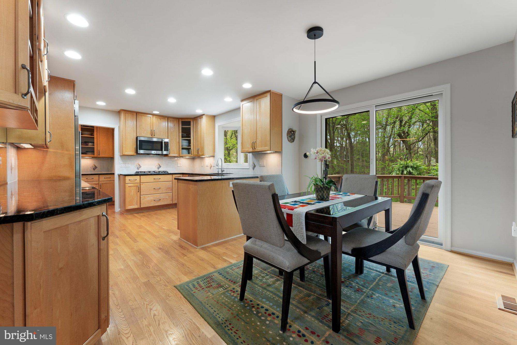1806 ABBEY GLEN COURT