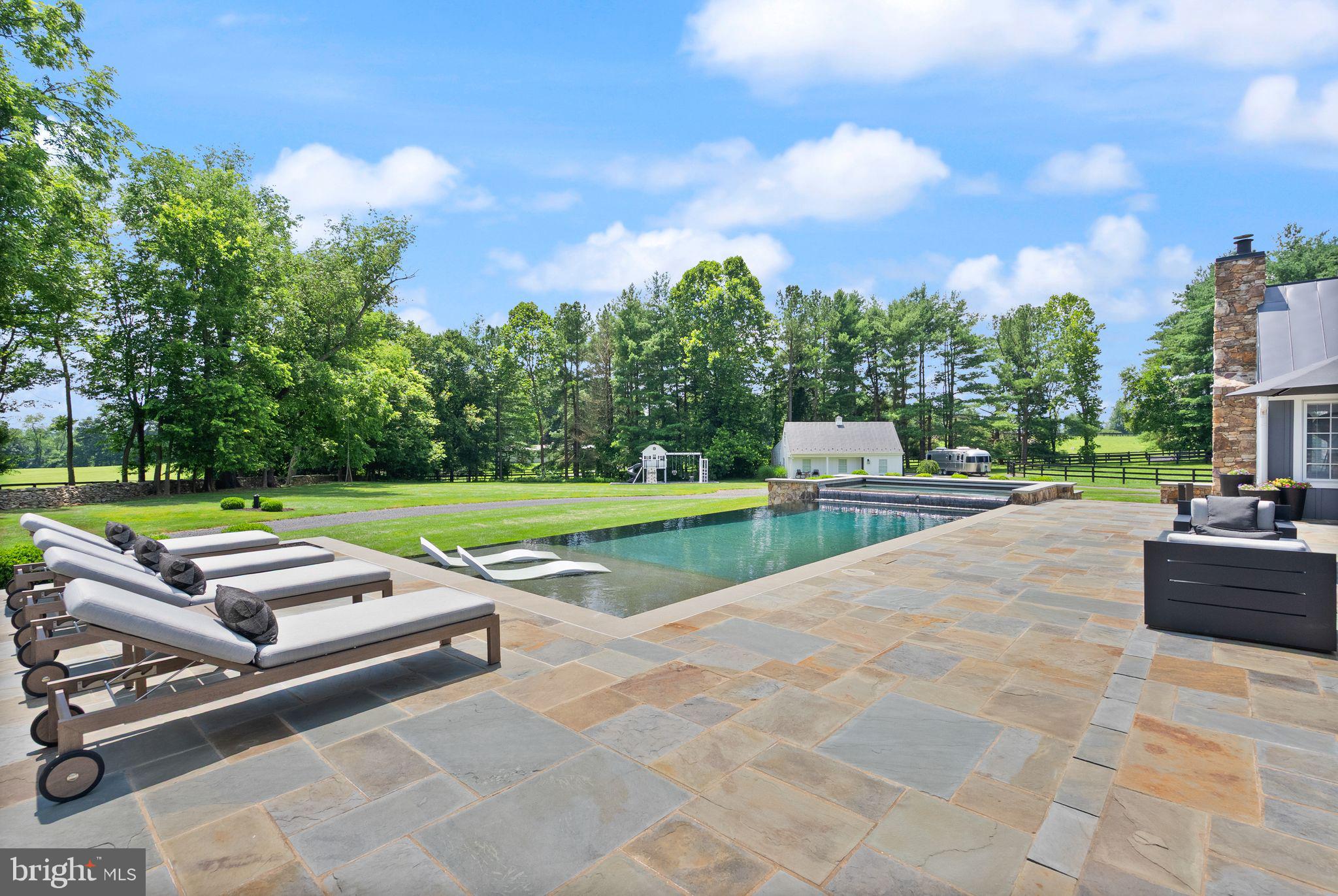 ATOKA CHASE - Residential