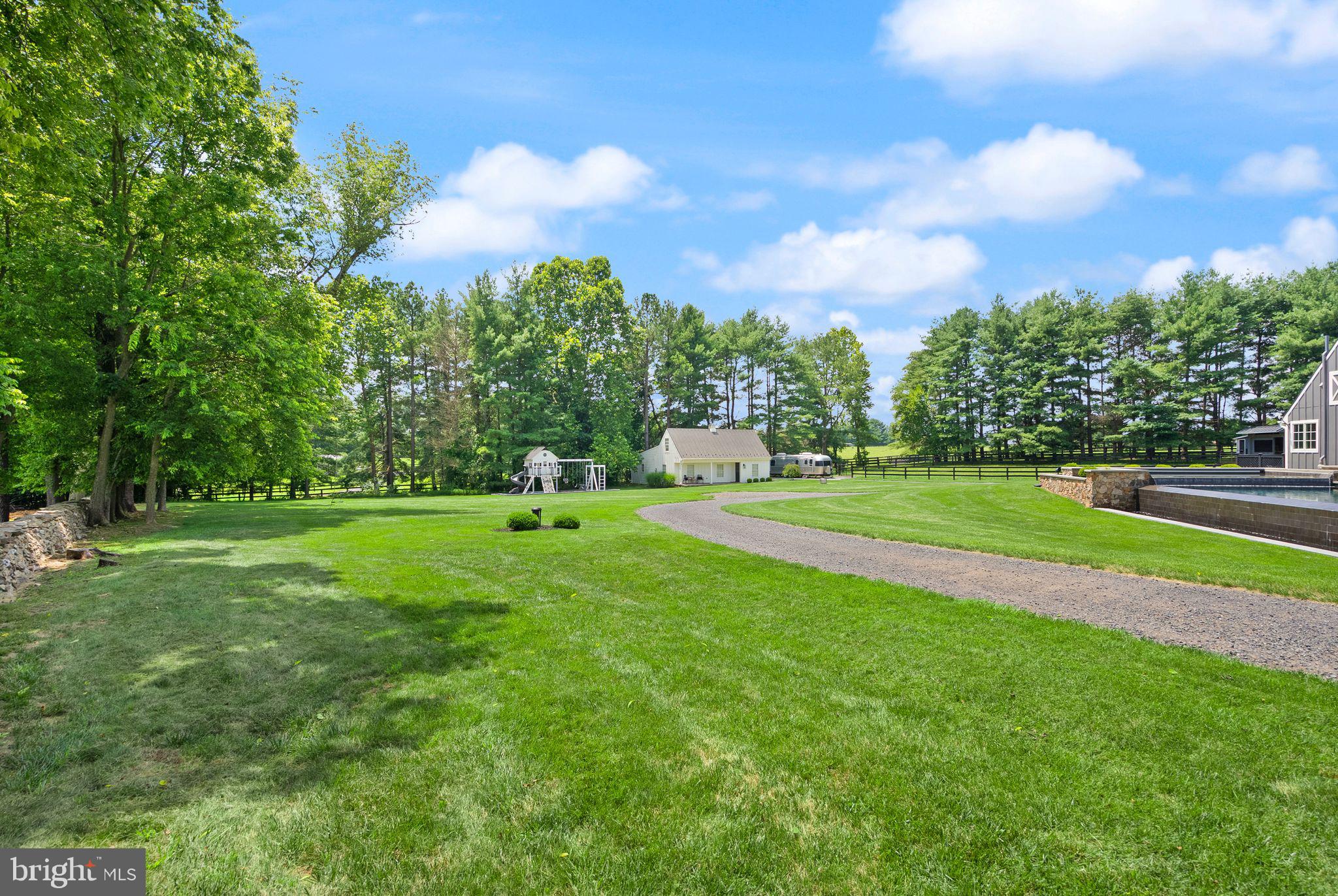 ATOKA CHASE - Residential