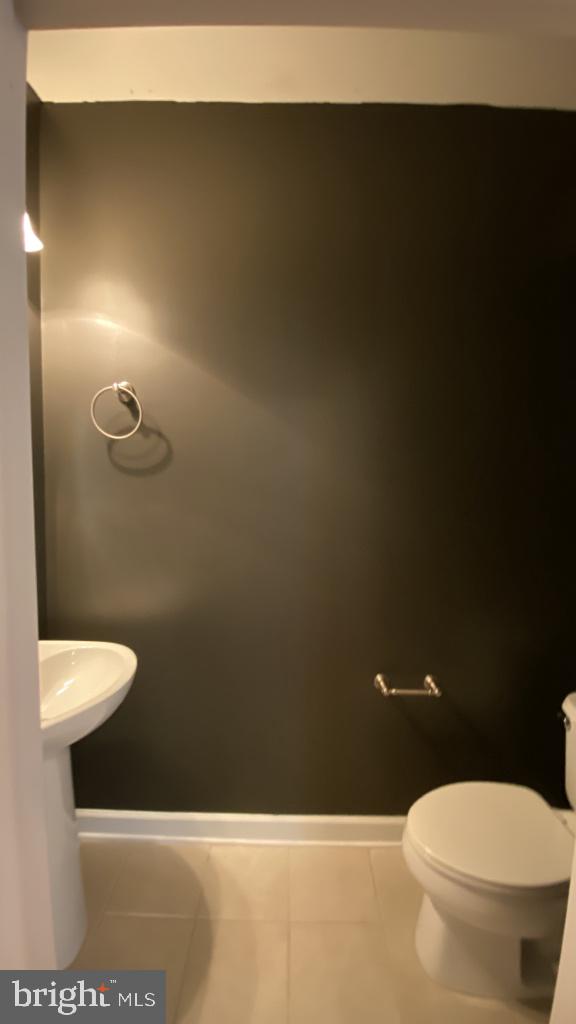 COBBLESTONE SQUARE - Residential Lease