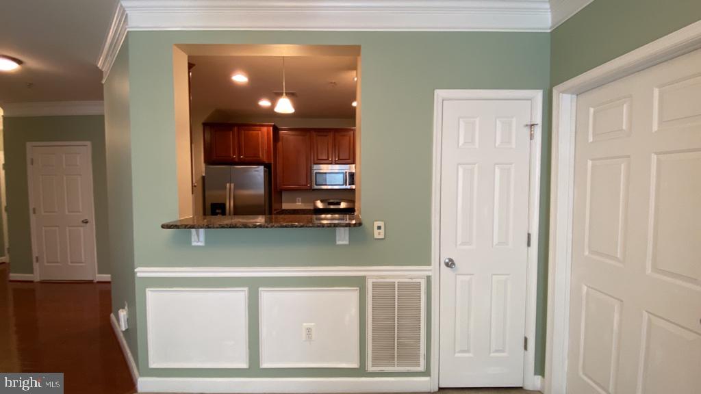 COBBLESTONE SQUARE - Residential Lease