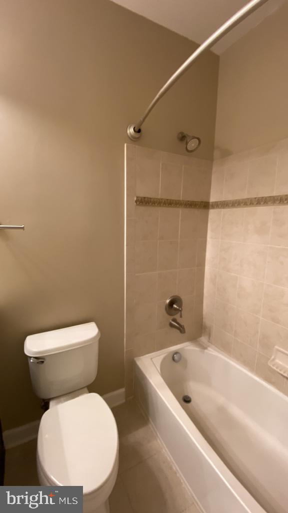 COBBLESTONE SQUARE - Residential Lease