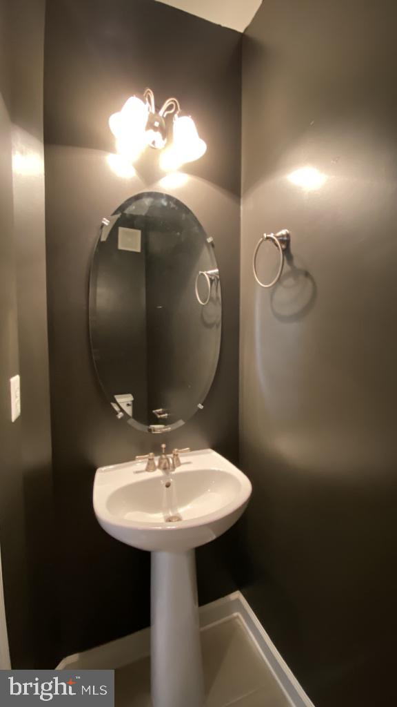 COBBLESTONE SQUARE - Residential Lease