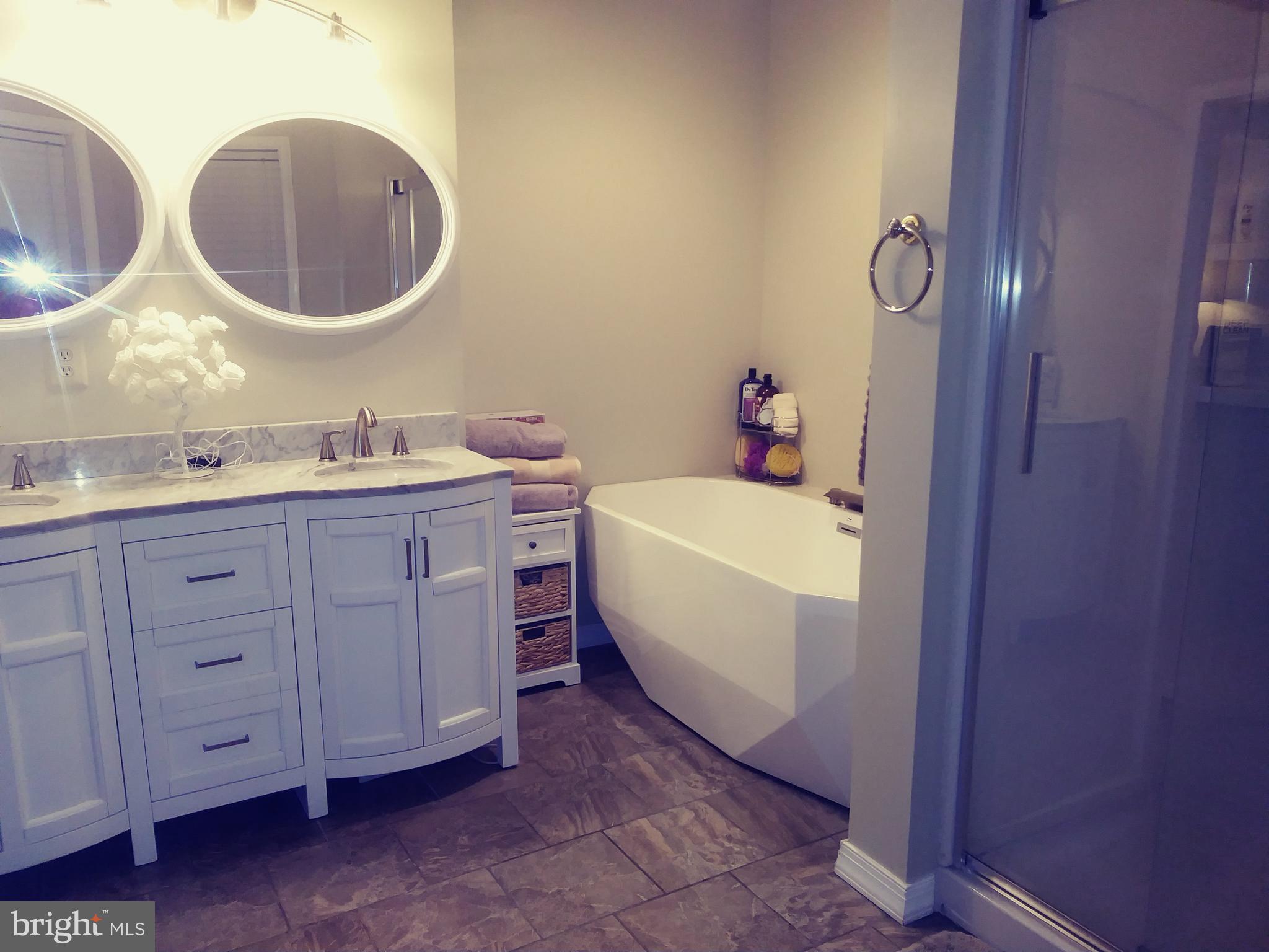 SUMMITT HILL - Residential