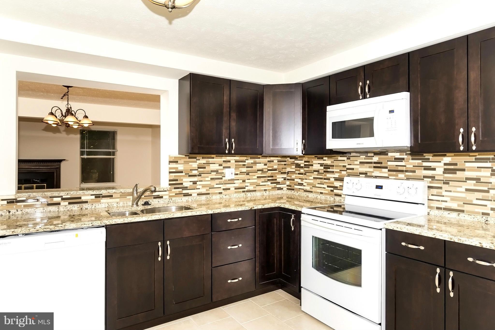 VILLAGE OF HICKORY RIDGE - Residential