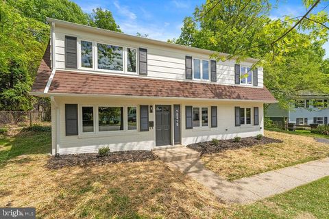 Photo of 15213 Calexico Lane, WOODBRIDGE, VA 22193 (MLS # VAPW2117848)