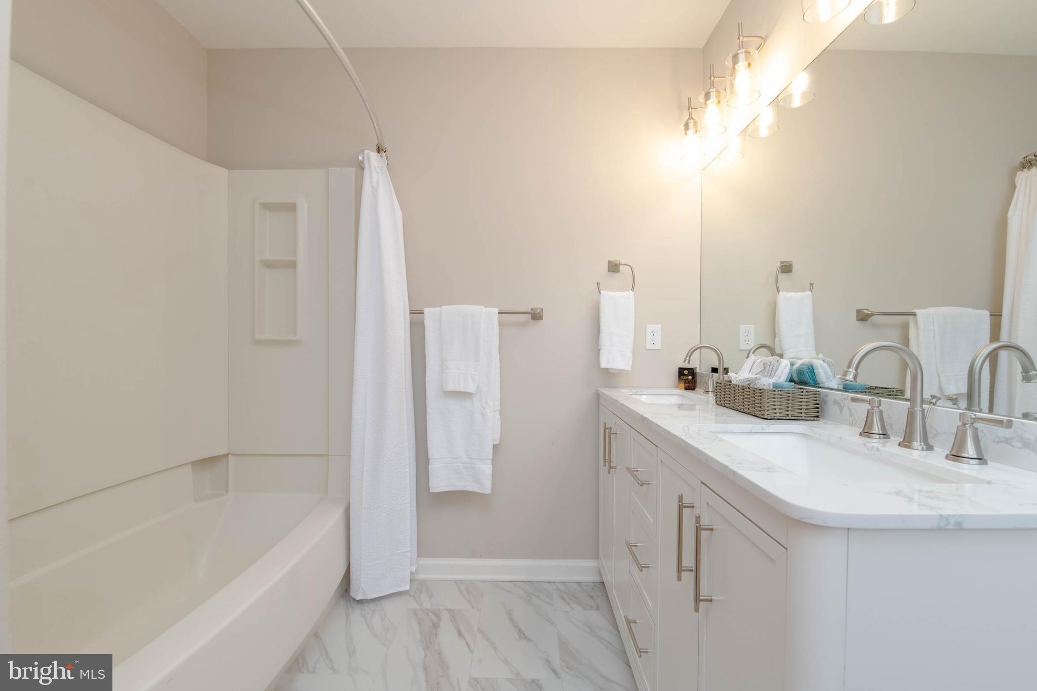 BAY VIEW ESTATES - Residential