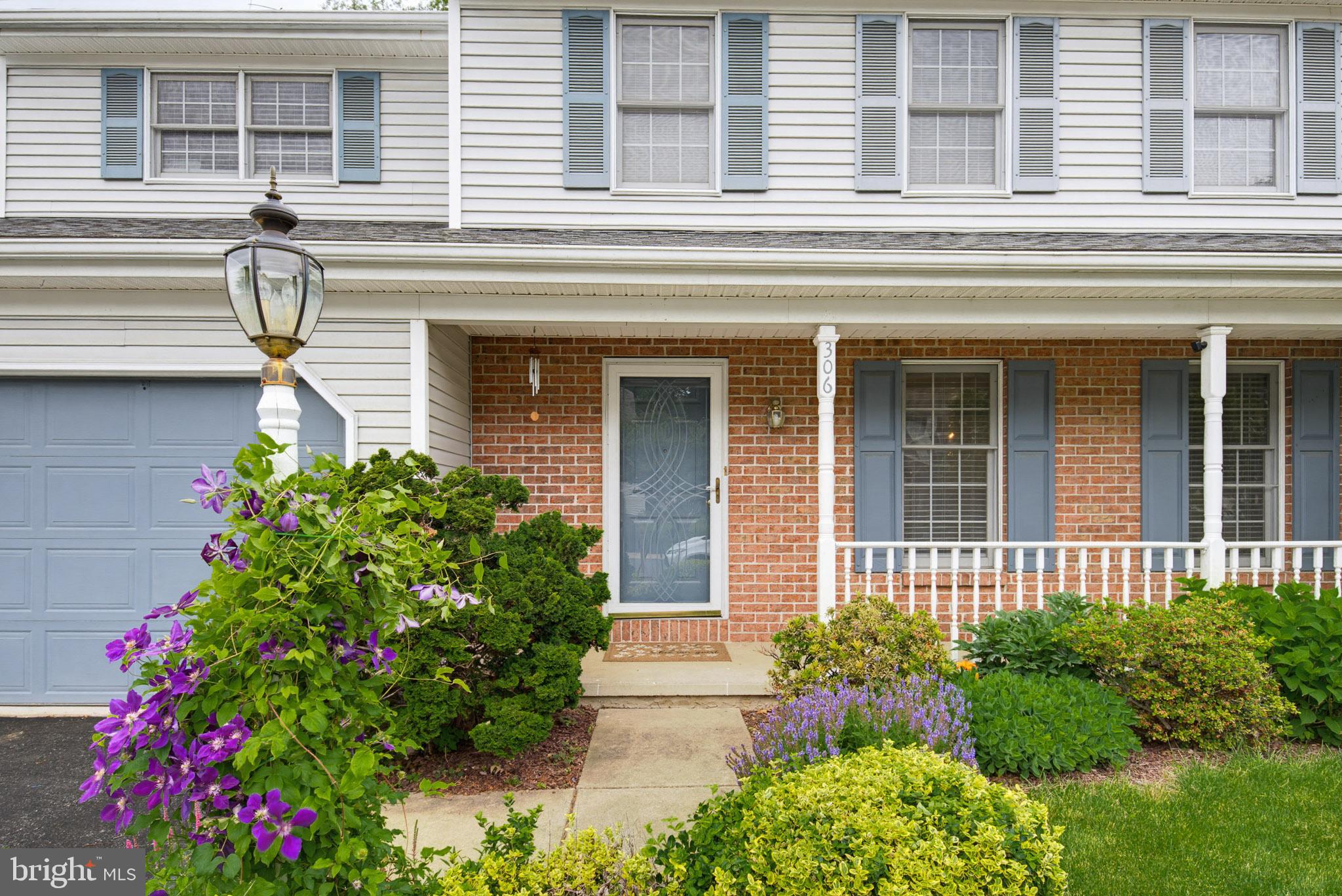 306 LAUREL OAK LN