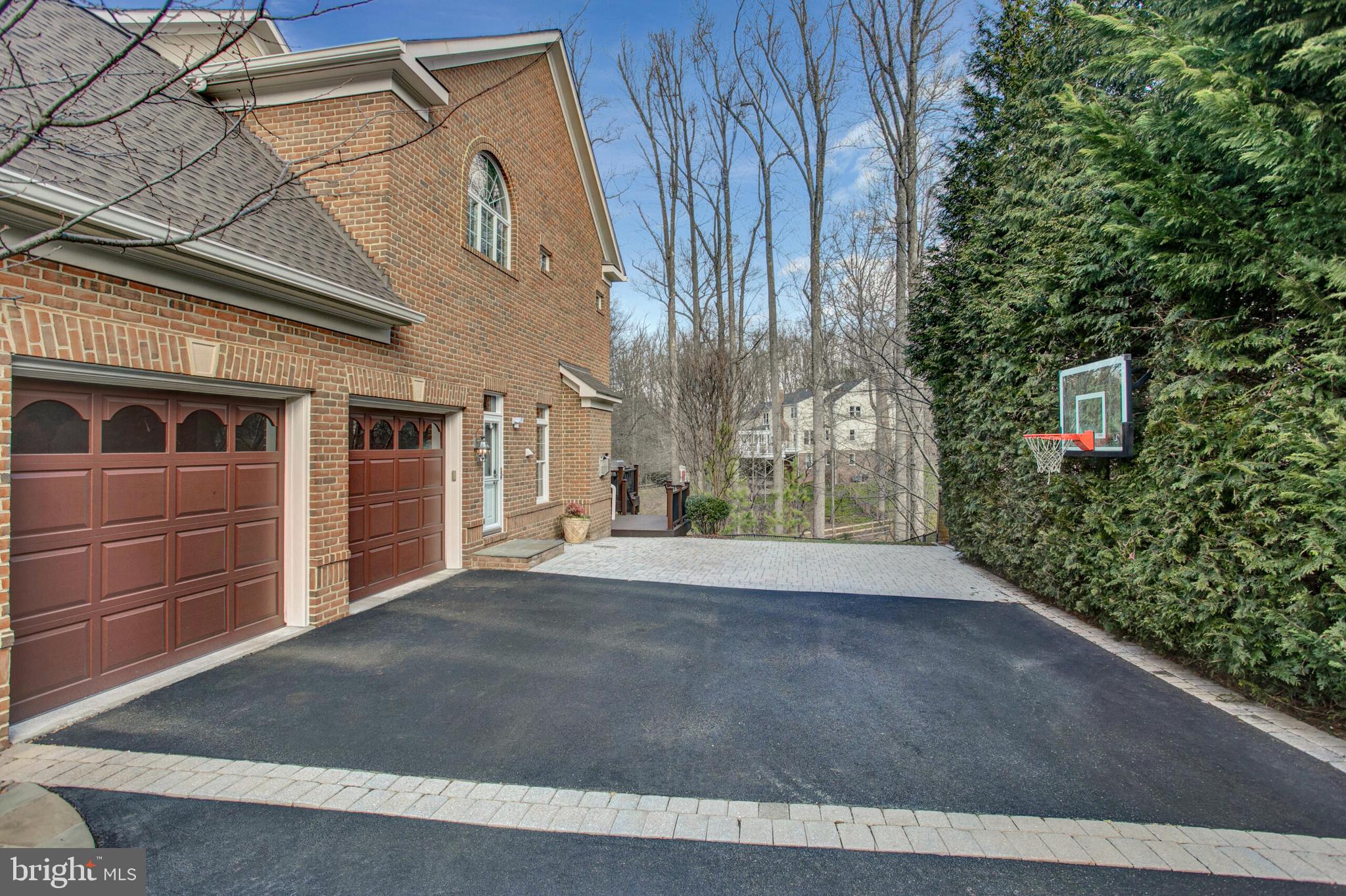 THISTLE RIDGE - Residential