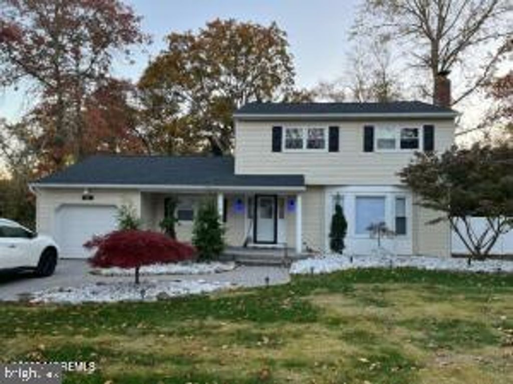 Photo of 45 Dorchester Drive, TOMS RIVER, NJ 08753 (MLS # NJOC2037958)