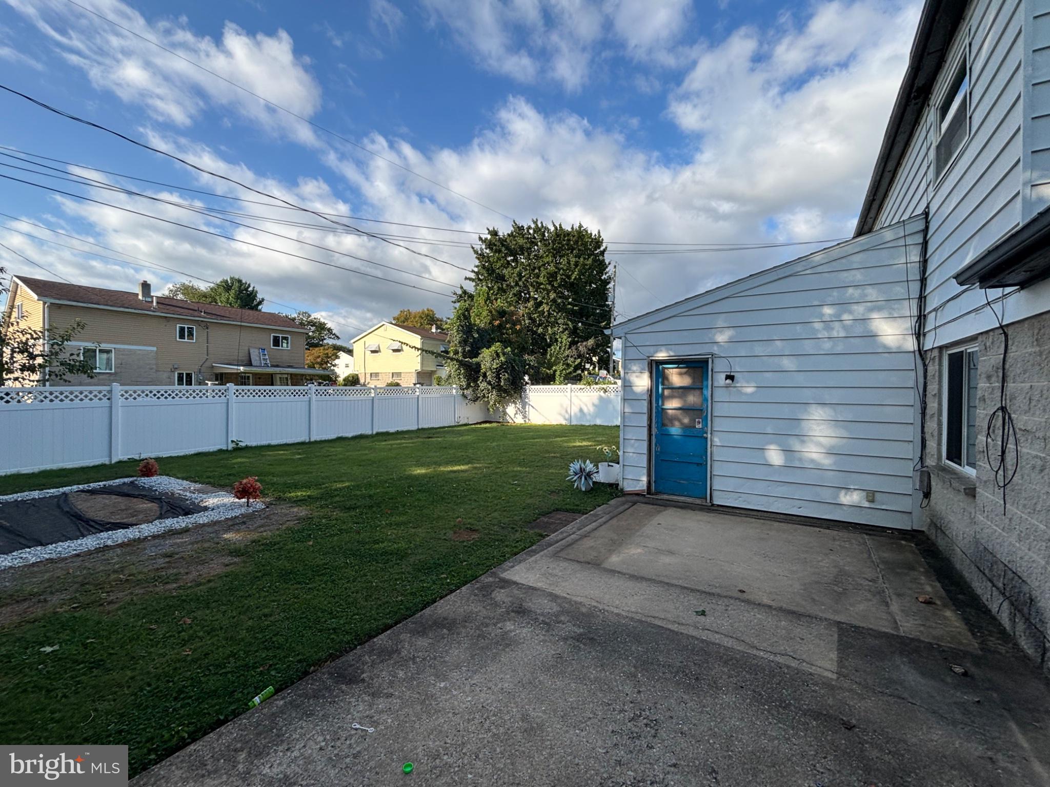906 NORTHBRIAR DRIVE