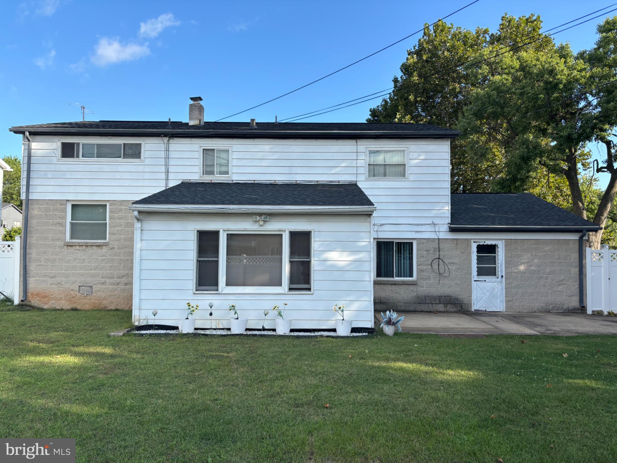 906 NORTHBRIAR DRIVE
