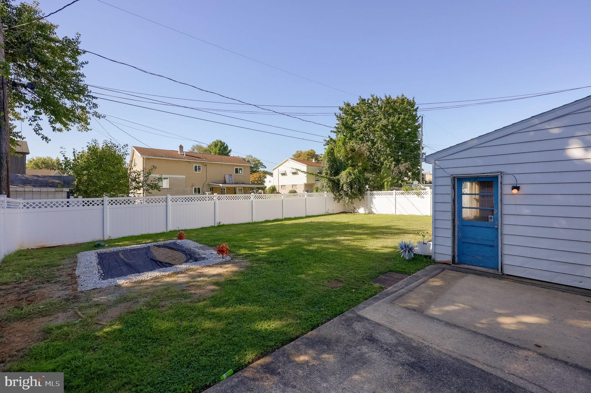 906 NORTHBRIAR DRIVE