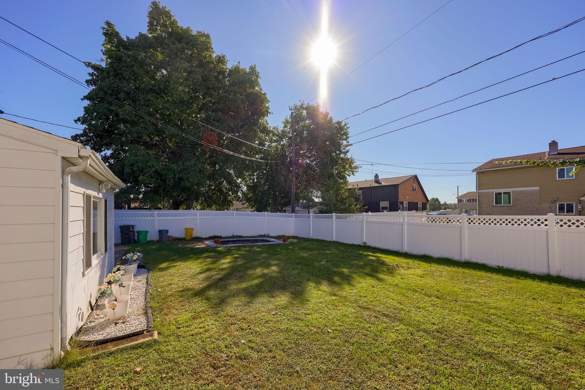 906 NORTHBRIAR DRIVE
