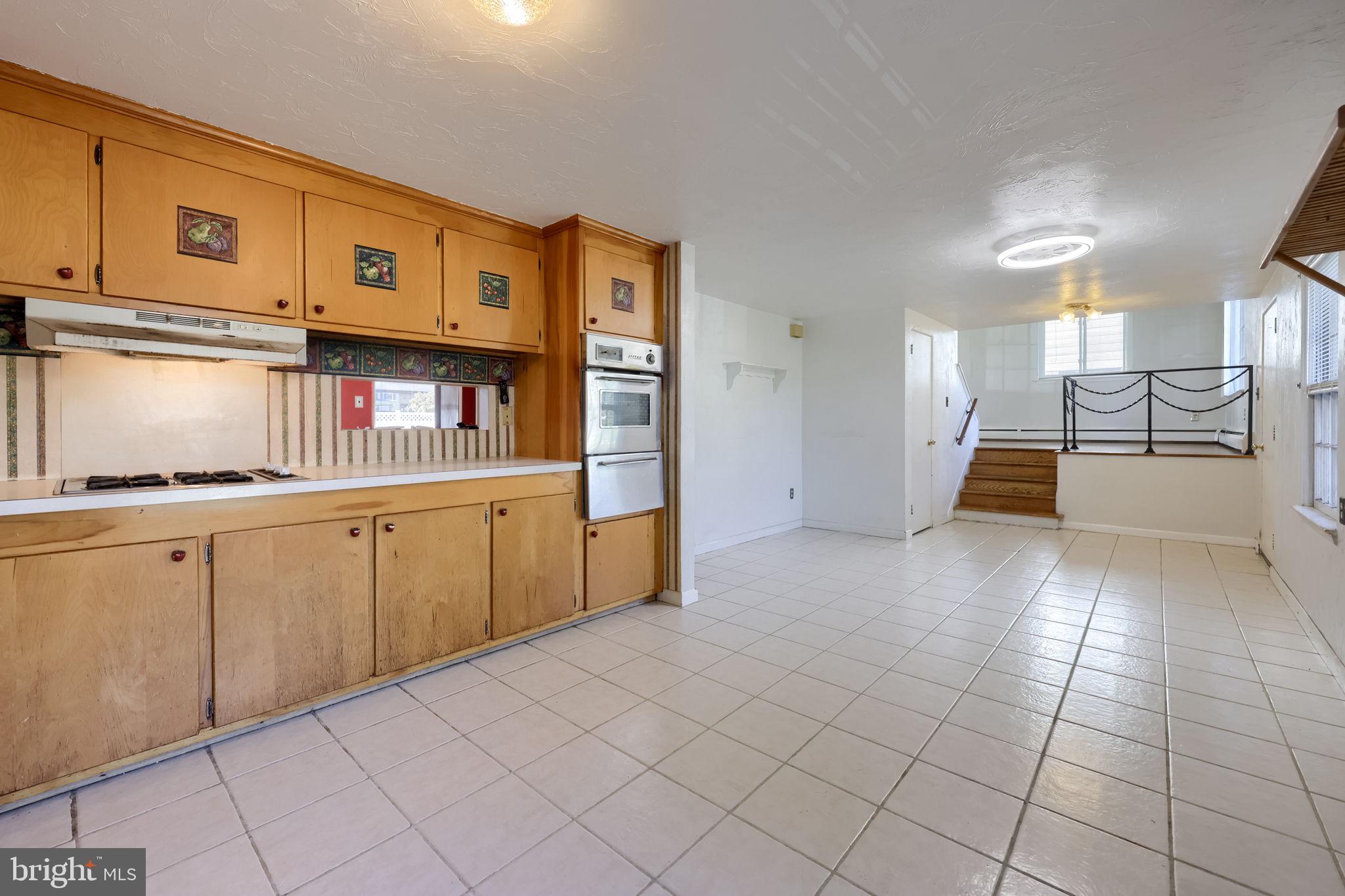 906 NORTHBRIAR DRIVE