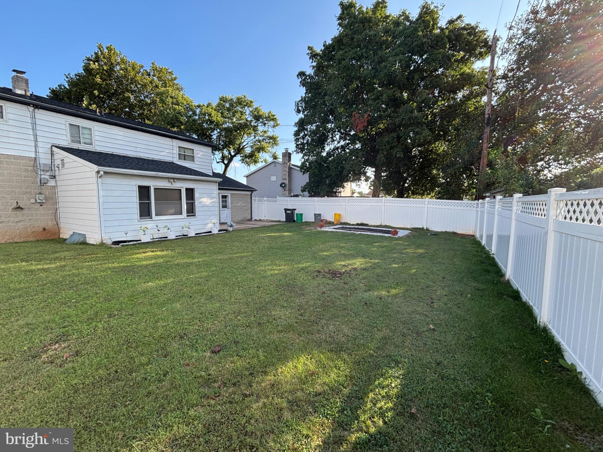 906 NORTHBRIAR DRIVE
