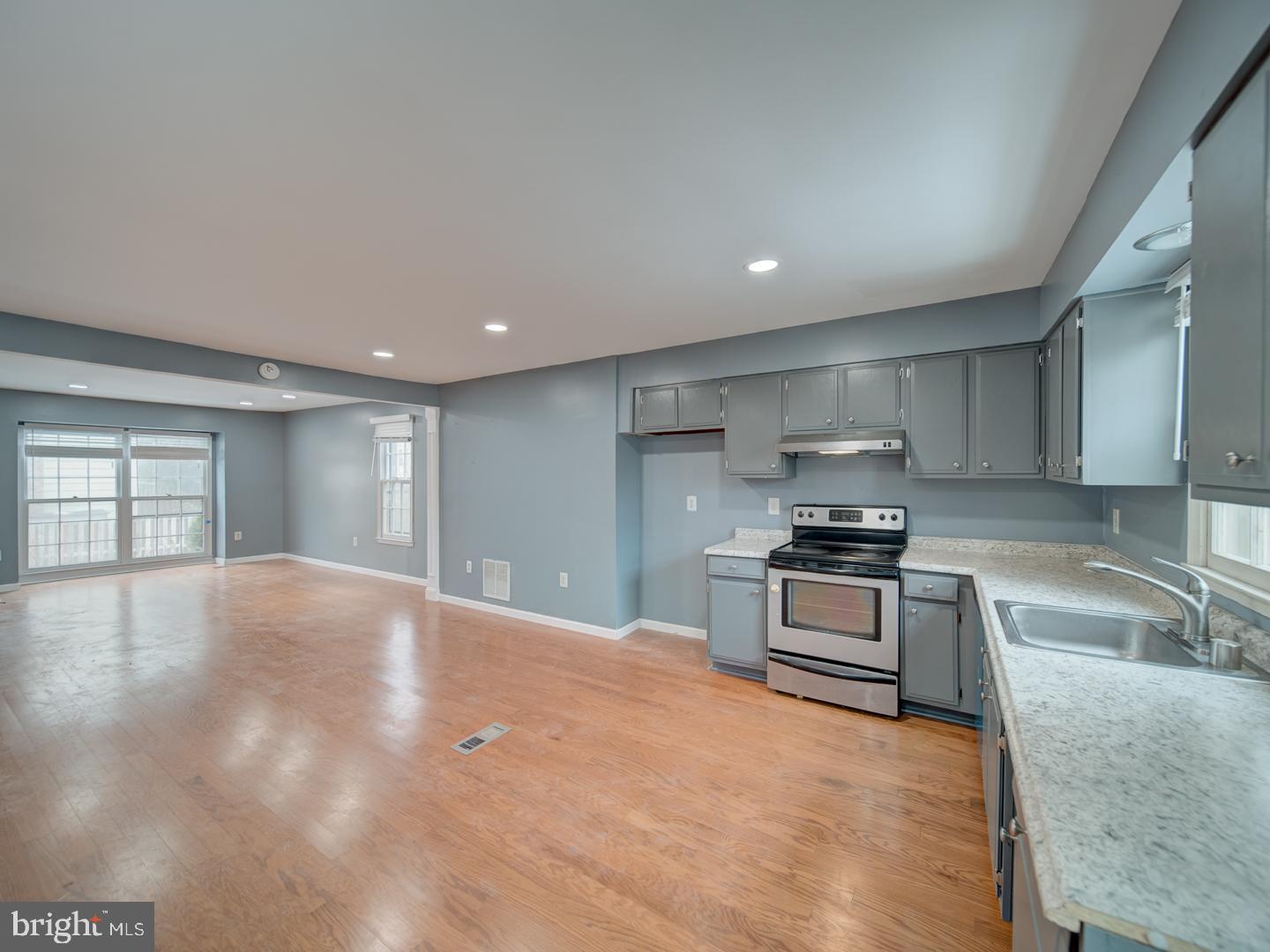 LAKEPOINTE - Residential